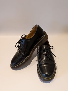 Vintage Doc Martens Black Leather Lace-Up Shoes English Size 6 US Size 8 Womens